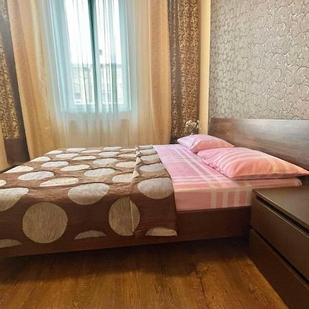 Крехівська 5,Апартаменти В Центрі, Дві Спальні Leópolis Exterior foto