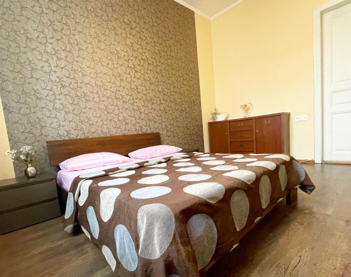 Крехівська 5,Апартаменти В Центрі, Дві Спальні Leópolis Exterior foto