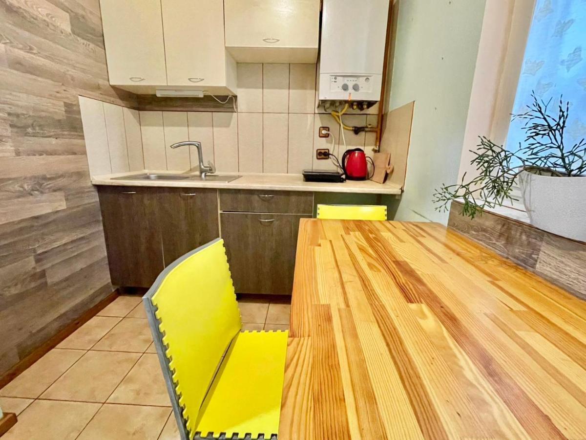 Крехівська 5,Апартаменти В Центрі, Дві Спальні Leópolis Exterior foto